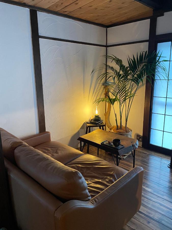 島ぐらしカフェchigoohagoo 男性のみ宿泊不可 Couples & Single Females Only Oshima Екстер'єр фото