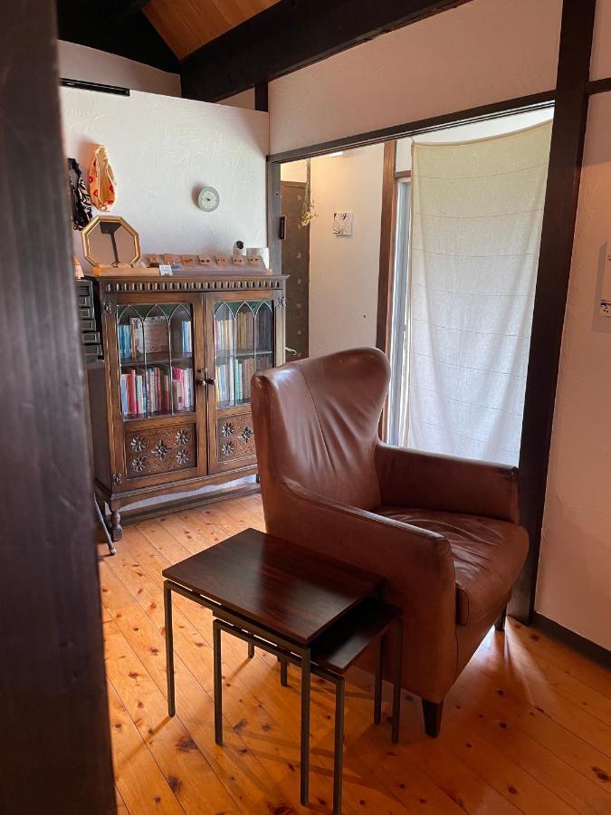島ぐらしカフェchigoohagoo 男性のみ宿泊不可 Couples & Single Females Only Oshima Екстер'єр фото