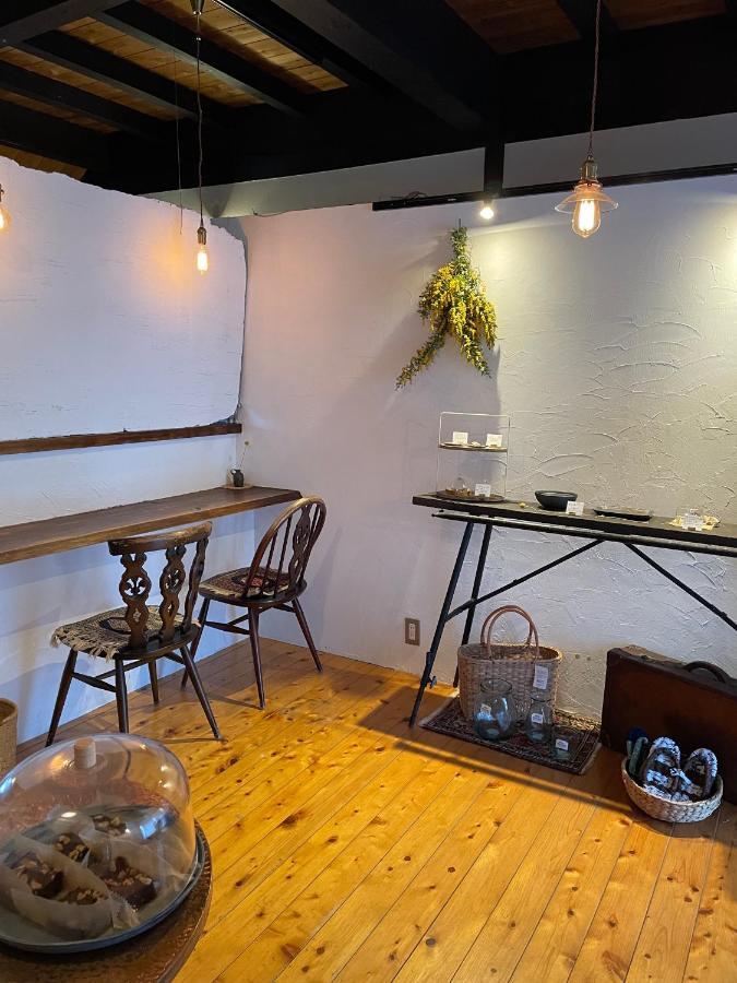 島ぐらしカフェchigoohagoo 男性のみ宿泊不可 Couples & Single Females Only Oshima Екстер'єр фото